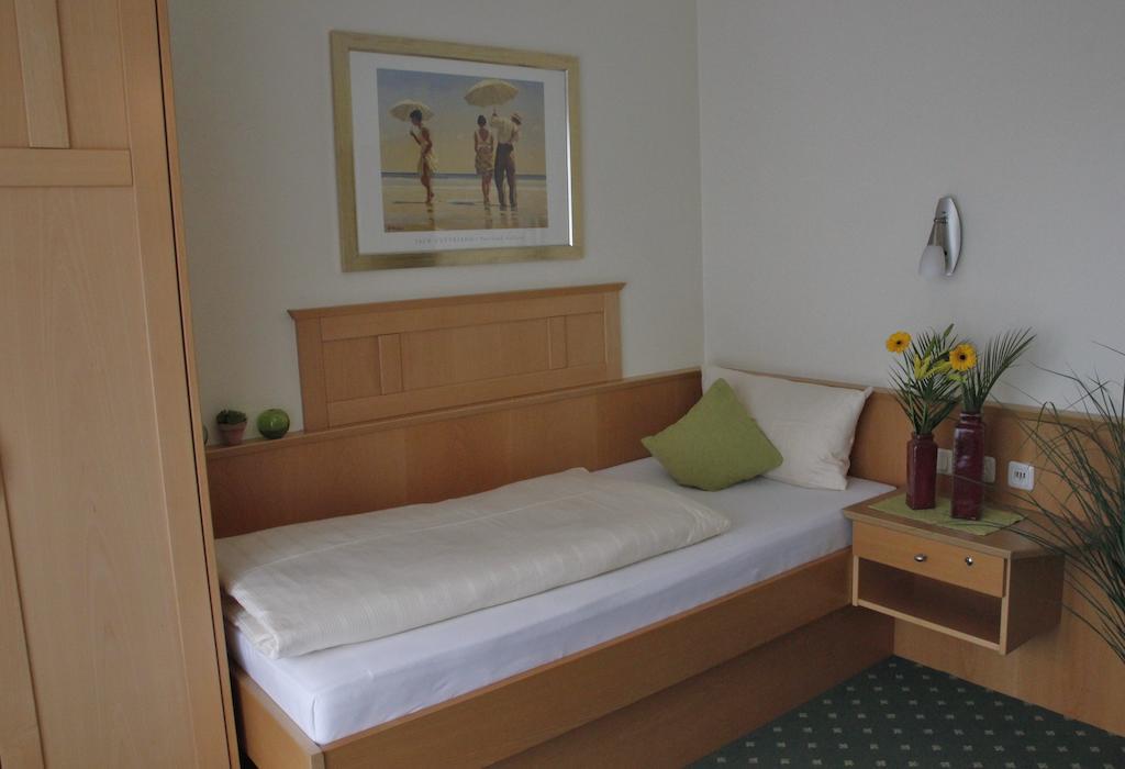 Apart-Hotel Pension Rossmayer Бад-Фюссинг Номер фото